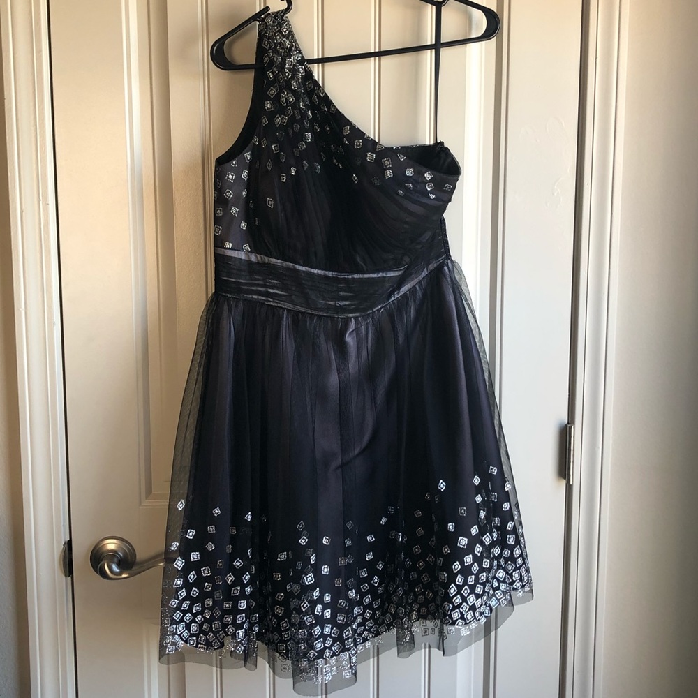 Blondie Nites Off-The-Shoulder Prom/HC Dress
